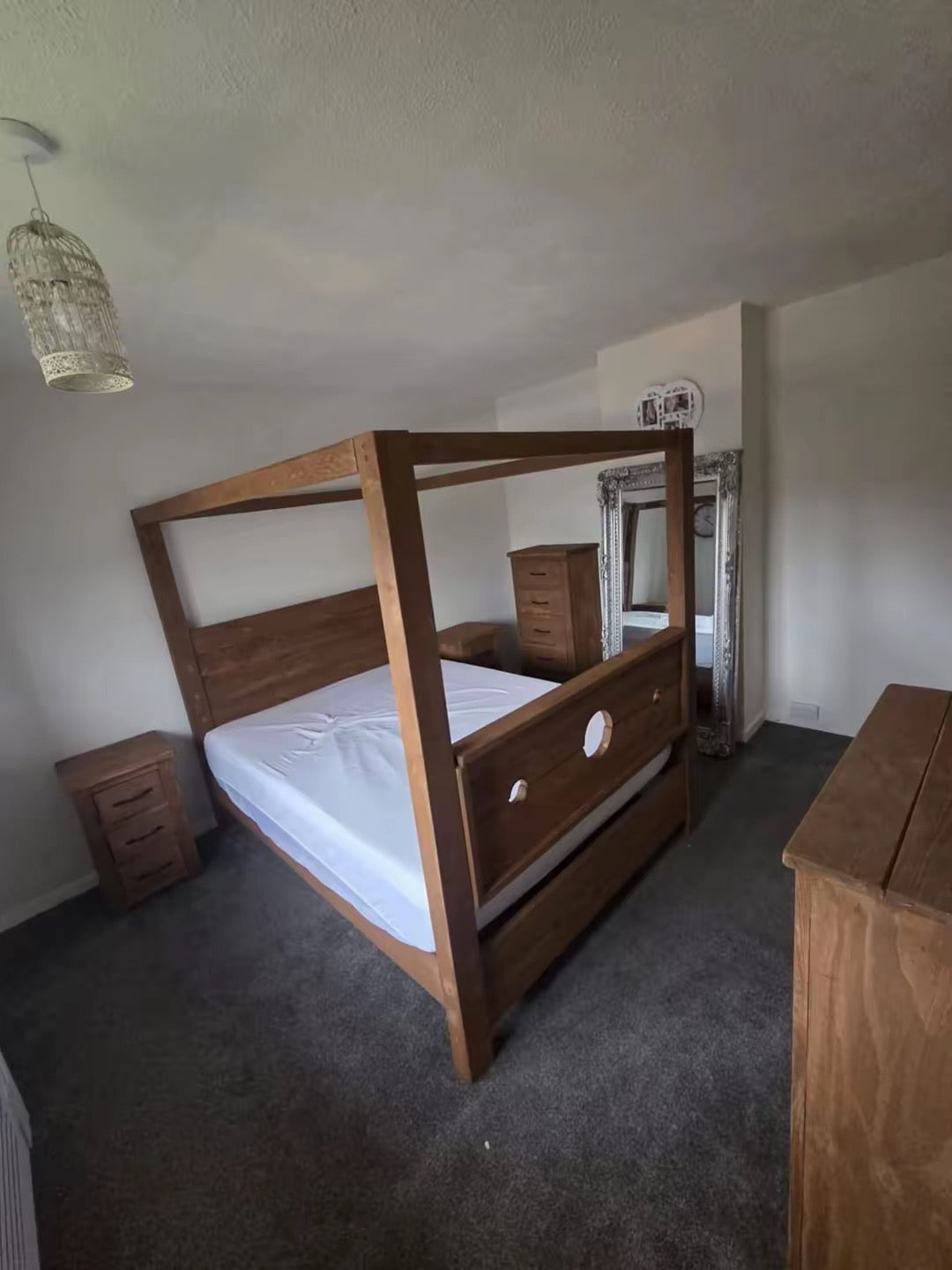 The TUDOR Bed