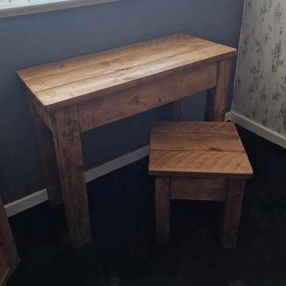 Corner Nook Desk & Stool