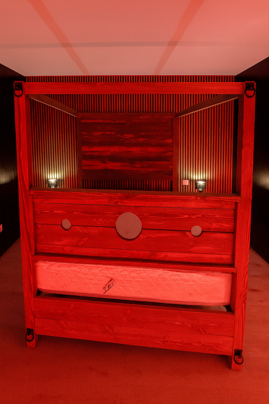 The TUDOR Bed