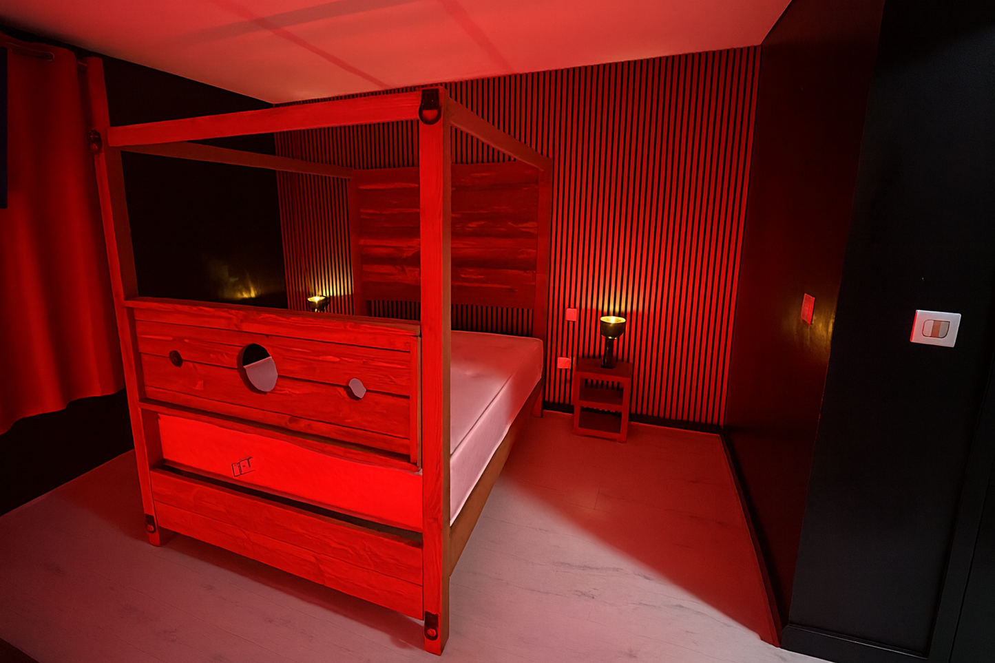 The TUDOR Bed