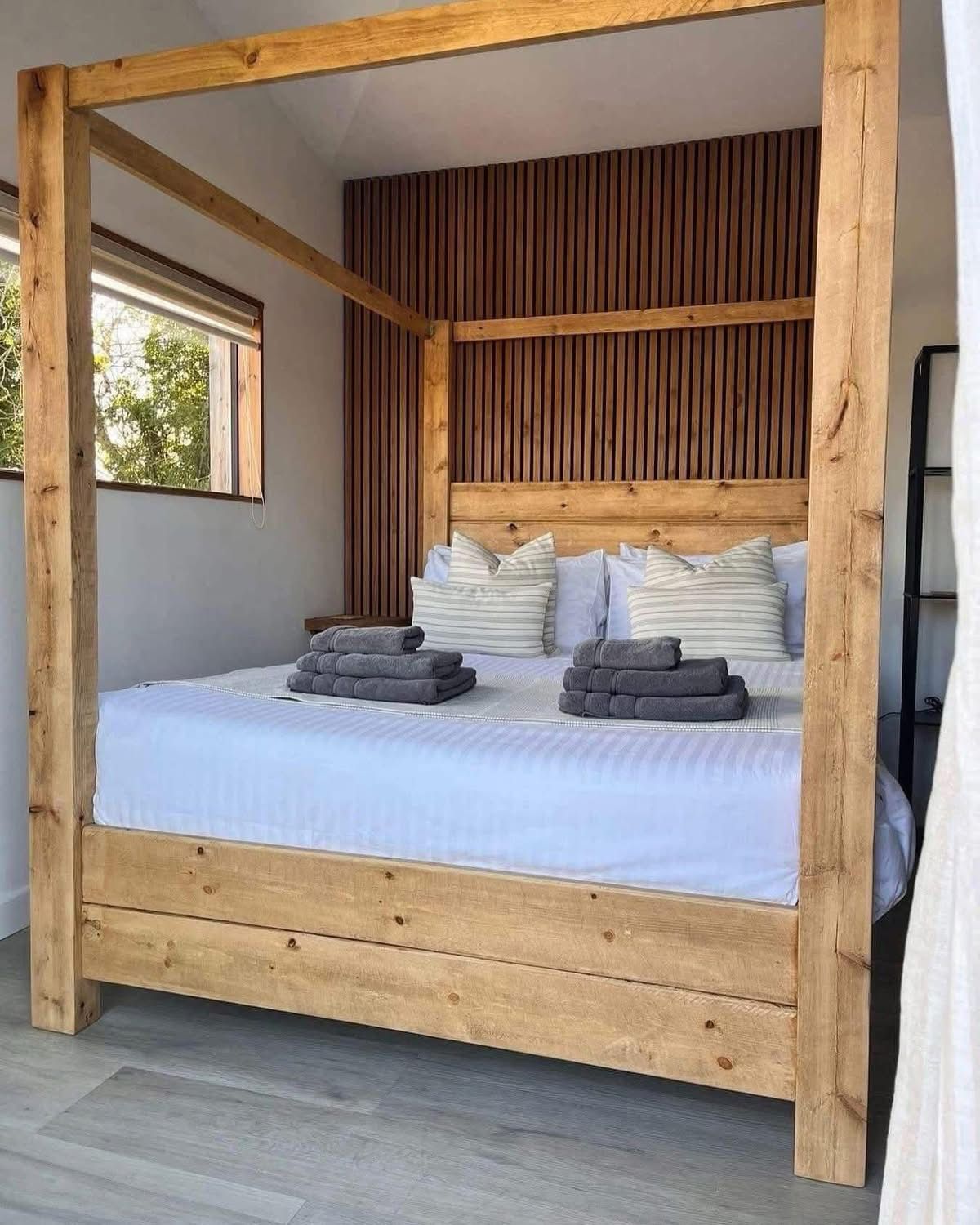 The GRAND Four Poster bed