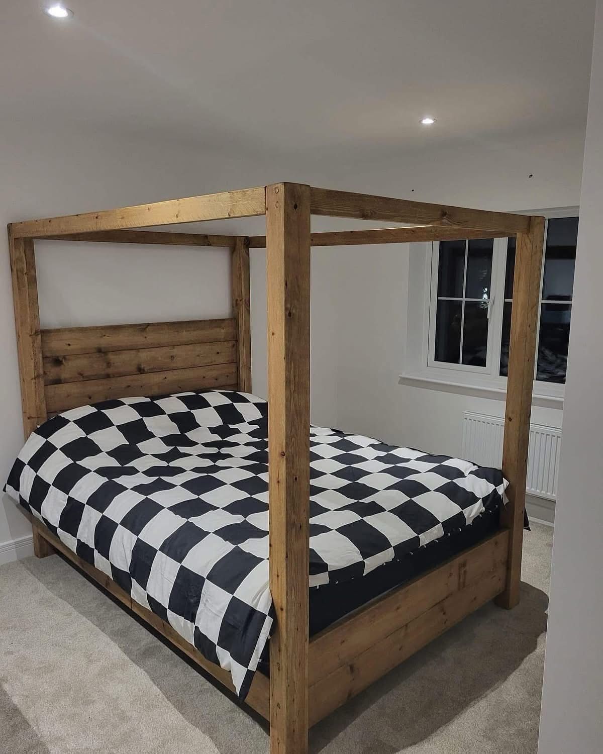 The GRAND Four Poster bed