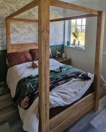 The GRAND Four Poster bed