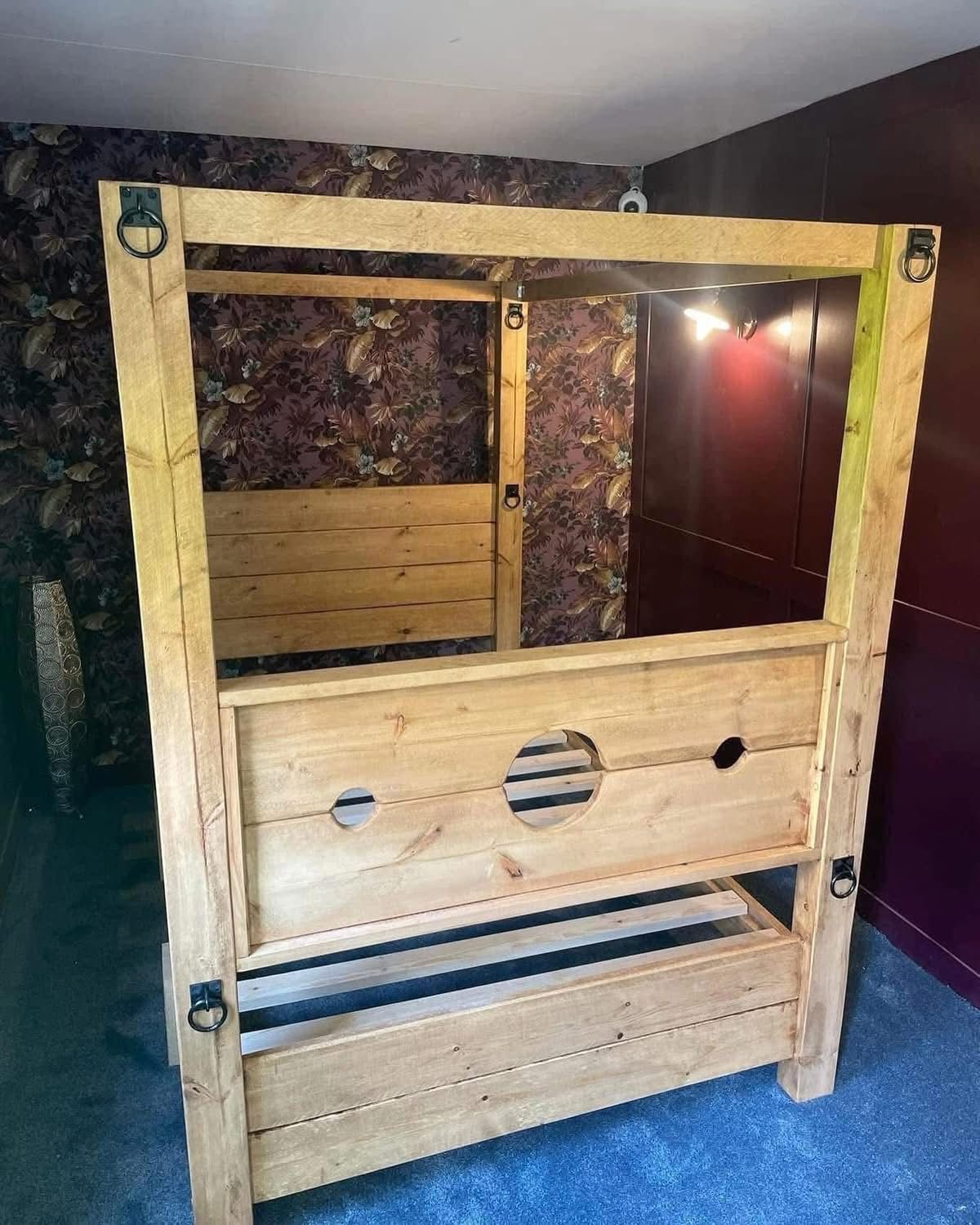 The TUDOR Bed