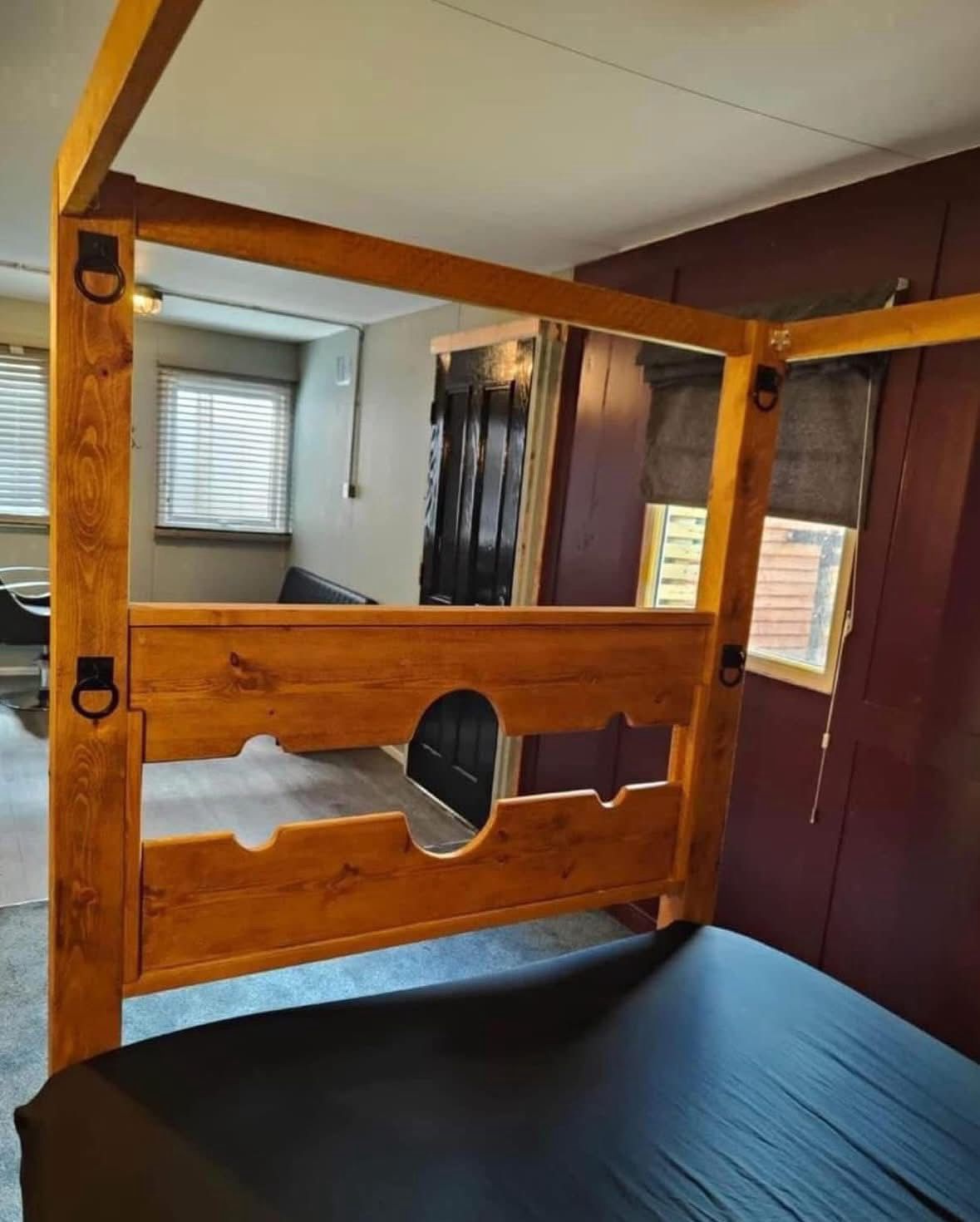 The TUDOR Bed